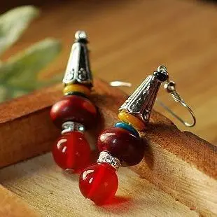 

Beautiful Tibetan Silver Pointed Hat Glossy Red A gate Beads Earrings Colored Stones Pieces High Quality Original Ethnic Jewelry