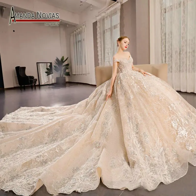 

Off Shoulder Full Shinning Ball Gown Luxury Wedding Dress New 2019