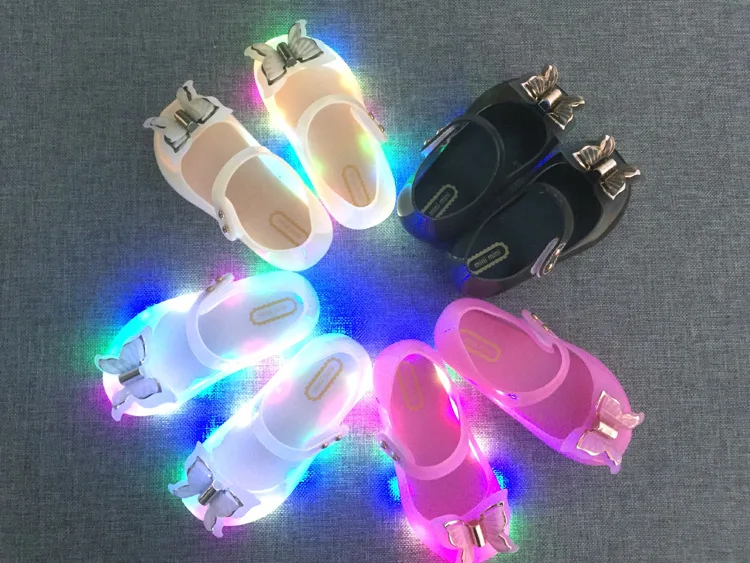 

2017 New Mini LED Flash Butterfly Jelly Shoes Butterfly Knot Soft Bottom Fish Head Girls Sandals Baby Shoes 4 Color Mini