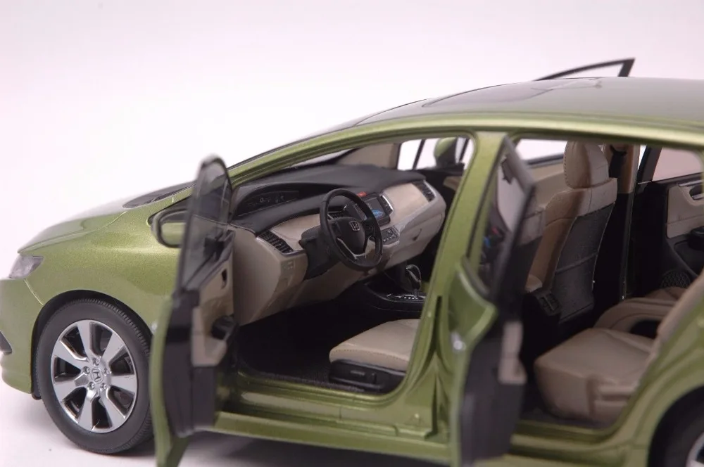 Honda Jade model in scale 118 (5)