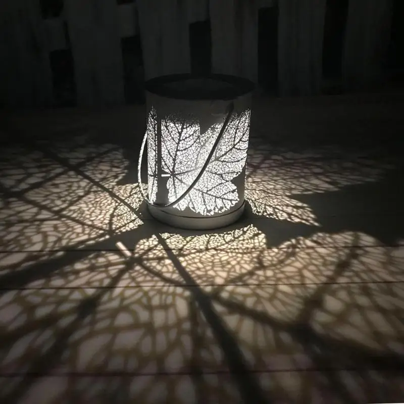 

Waterproof IP44 Metal Rattan Outdoor Solar Hanging LED Light Solar Lamp Garden Courtyard White Maple Leaf Mesh Decoration Lamp