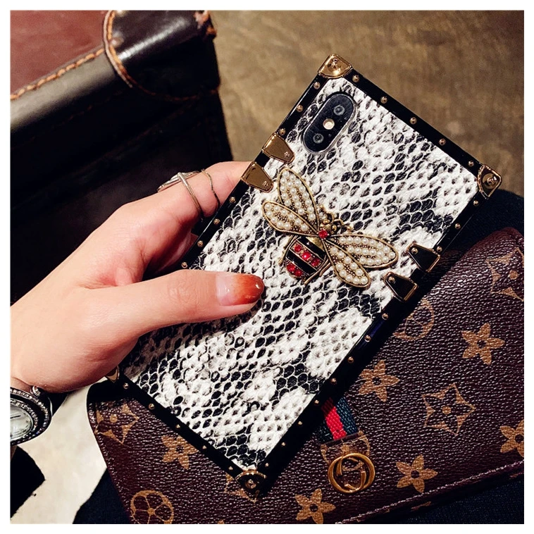 

Luxury Square Vintage Metal Bee Strap for iphone 6 S plus 7 7plus 8 8plus X S XR MAX Business Lady Leather Snake pattern capa