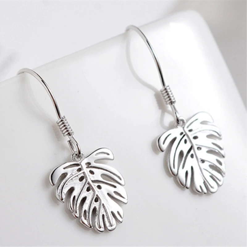 

Fresh Simple Leaf 925 Sterling Silver Temperament Literary Personality Sweet Fashion Female Dangle Earrings SEA293