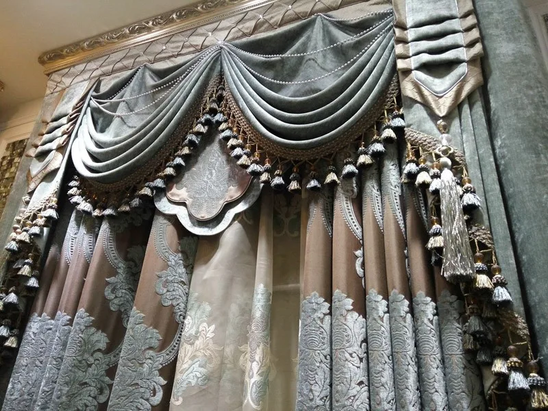 шторы одежда. шторы на сцене. шторы с пони. детские шторы прическа.