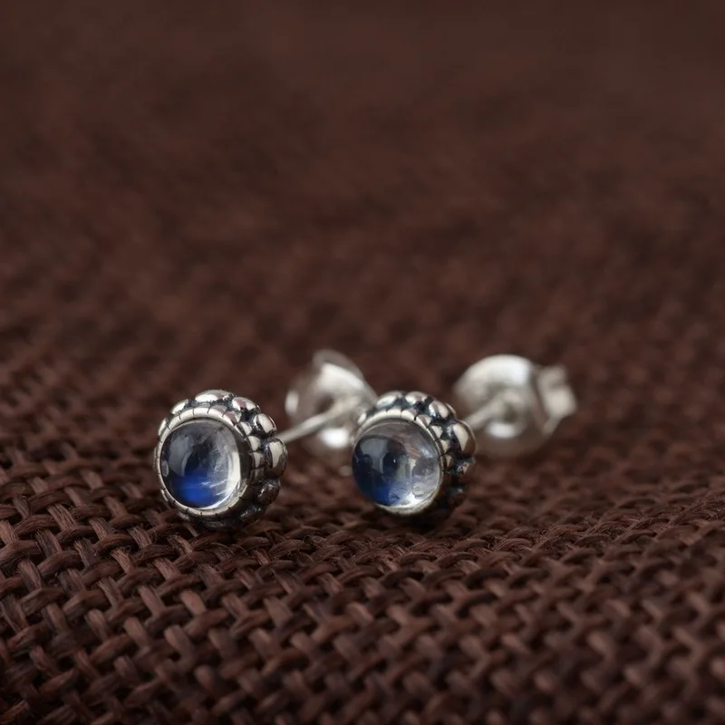 

2019 Women Round Promotion The Golden Deer S925 Antique Process Female Moonstone Simple Stud Ears Circular Fine Wholesale