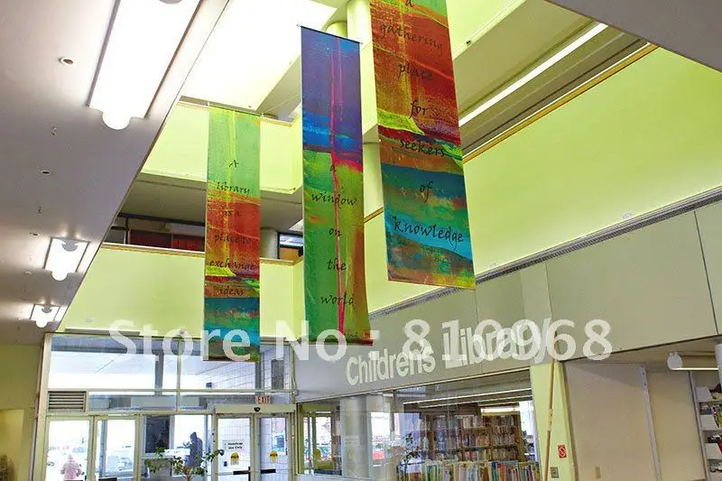 Dalam ruangan gantung canvas banner dengan digital Dalam ruangan gantung canvas banner dengan digital