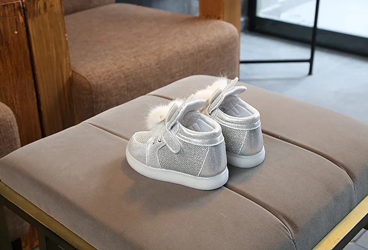 Новая детская легкая обувь на весну и осень в виде ушей кролика для детей блестящая обувь для мальчиков и девочек блестящая обувь с жемчугом в Корейском стиле