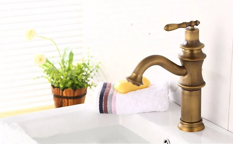 العتيقة النحاس الانتهاء الحمام بالوعة الحمام الغرور حوض صنبور الساخنة والباردة خلاط بالوعة الحنفية الخيالة torneira AF1062 العتيقة النحاس الانتهاء الحمام بالوعة الحمام الغرور حوض صنبور الساخنة والباردة خلاط بالوعة الحنفية الخيالة torneira AF1062