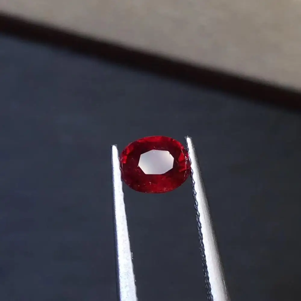 

Ruby Gemstone 0.67ct Unheat Oval Cut Faceted Natural Red Pigeon Blood Red Loose Gemstones Rubi Loose Stones