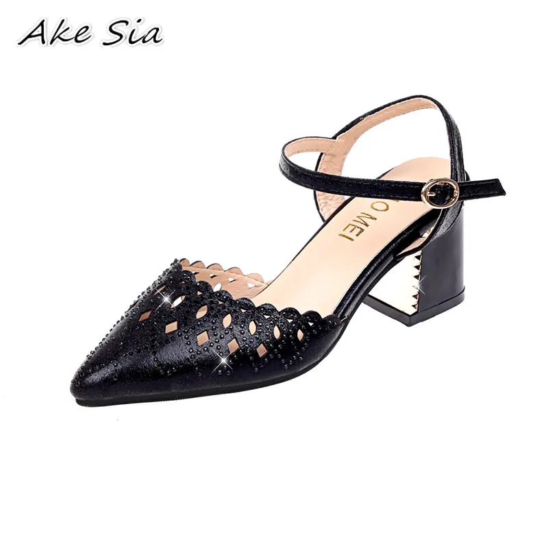 

2018 summer new fashion pointed buckle high heel sandals breathable rough with simple high-heeled shoes y011