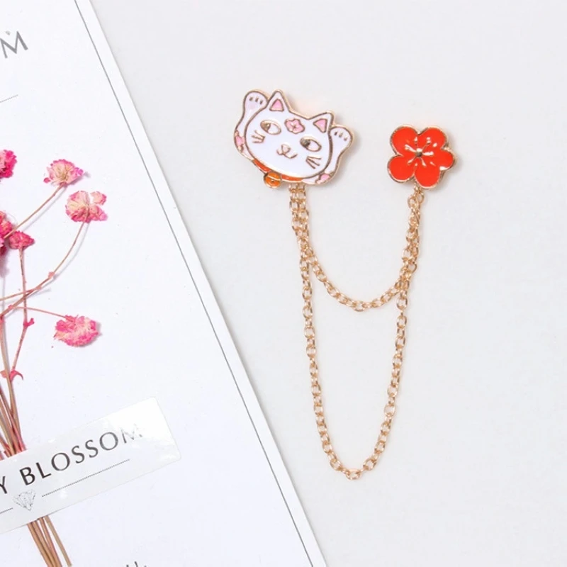 

Cute White Enamel Little Cat Brooch Pins For Women Gold Chain Anime Icons Kitty and Flower Brooch Girls Jewelry Accessories