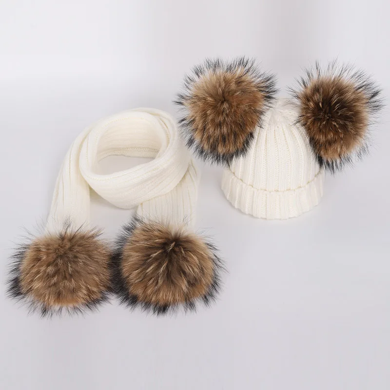 Коллекция года, модная детская шапка из натурального меха енота, шапка с помпоном в горошек для мальчиков и девочек, костюм с толстым шарфом Спортивный зимний теплый лыжный комбинезон - Цвет: White1