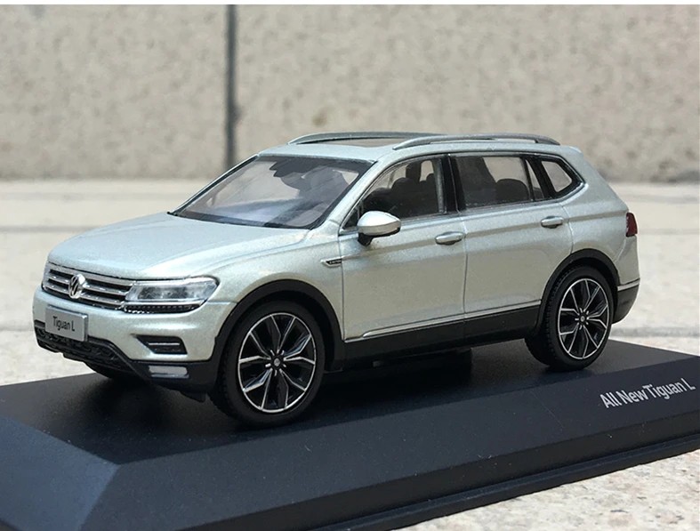 1/43 Volkswagen Tiguan L серебряный литой автомобиль Модель Коллекция игрушек