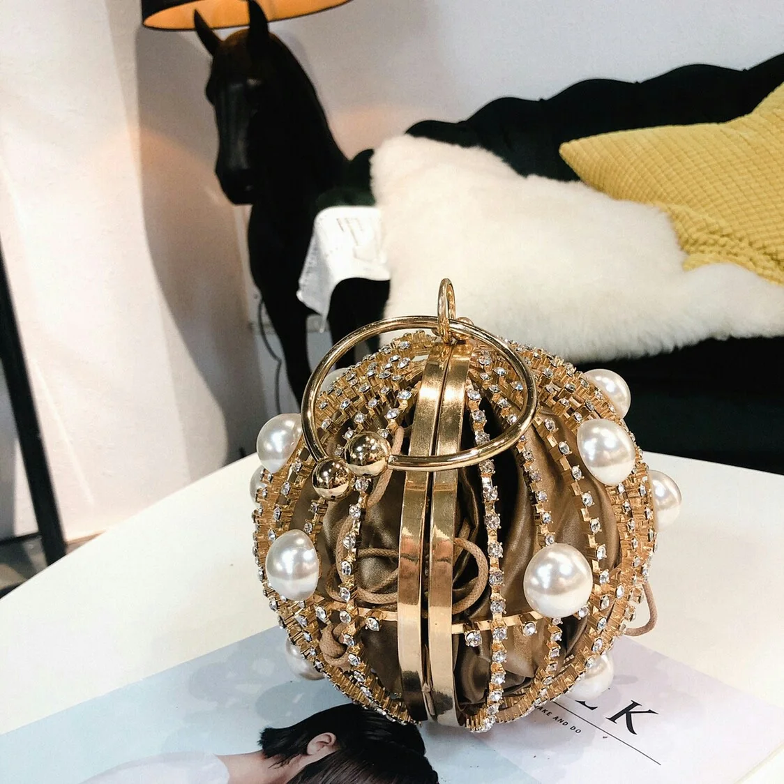 Ball Shaped Hollow Metal Alloy Party Bag Women Gold Cage Evening Bag Pearl Crystal Wedding Clutch Purses Gift Wristlets Handbags