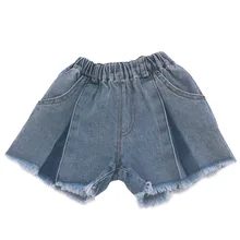 Джинсы из джинсовой ткани для маленьких мальчиков и девочек г., новые летние Детские корейские модные повседневные шорты дикие гофрированные штаны для малышей эластичная резинка на талии