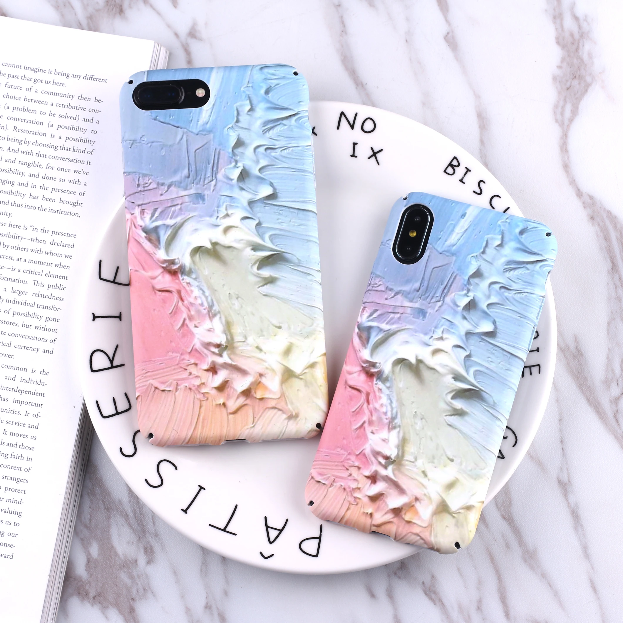 

TOMOCOMO For iPhone 6 6S 6Plus 7 7Plus 8 8Plus X Hard PC Phone Case Lover Vintage Painting Frosted Matte Luminous Emboss Texture