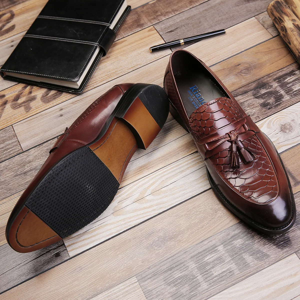 QYFCIOUFU/Новое поступление; нарядные туфли для мужчин в деловом стиле с кисточками и змеиным узором; слипоны; модельные туфли из натуральной