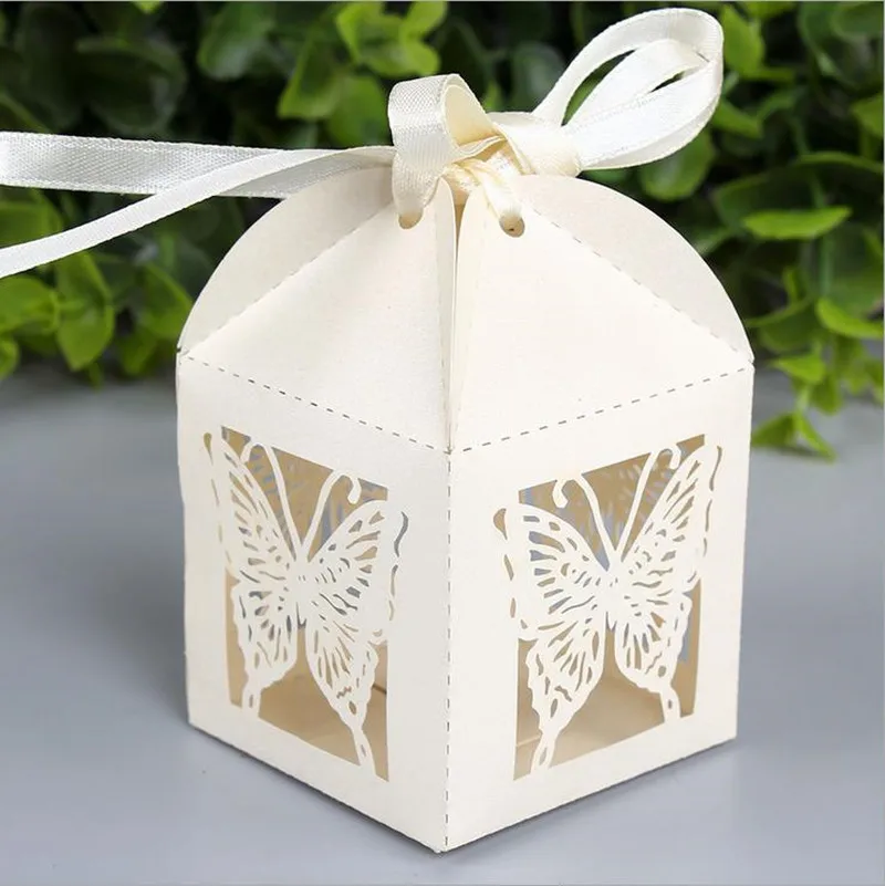 Commercio All'Ingrosso-50 Pz Taglio Laser Grande Farfalla Hollow Carta Candy Box Wedding Favore Box Baby Shower Gift Box Con Nastro