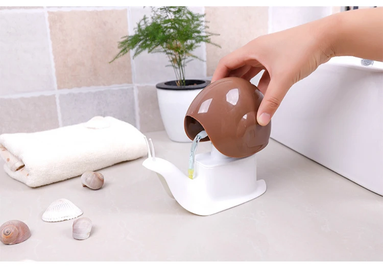 Funny Snail Press Type Soap Liquid Bottle Sanitize Dispensers Bathroom Accessories Tool Emulsion Slug Turbo Banheiro Smart (12)