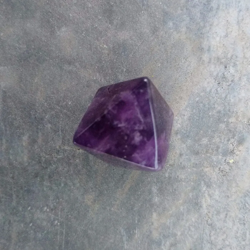 amethyst carved geometry 03