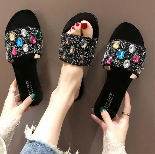 

Net red 2019 new chic sandals and slippers women's summer wear fashion wild thick out out a word drag female slippers