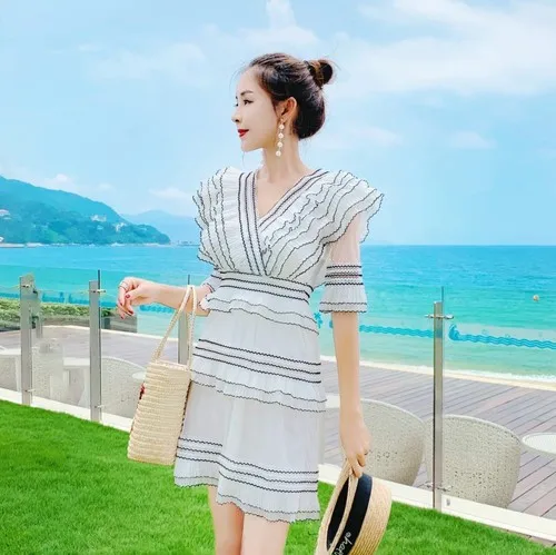 Aihuyigui 2019 Summer Elegant Designer Deep V-neck Ruffles Mesh Dress Women Striped Multlayer Cake Pleated Vestidos dr434 | Женская