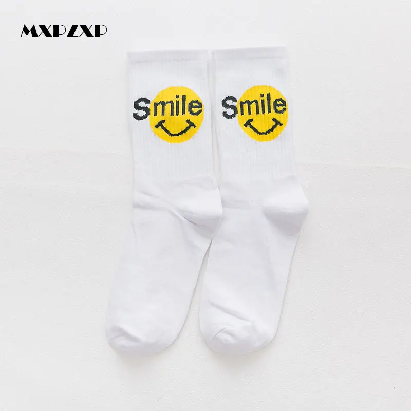 Personality-Hip-Hop-Long-Socks-Men-Street-Skateboard-Smile-Letter-Print-Funny-Mid-Tube-Socks-Harajuku-Cool-Women-Crew-Socks-(9)