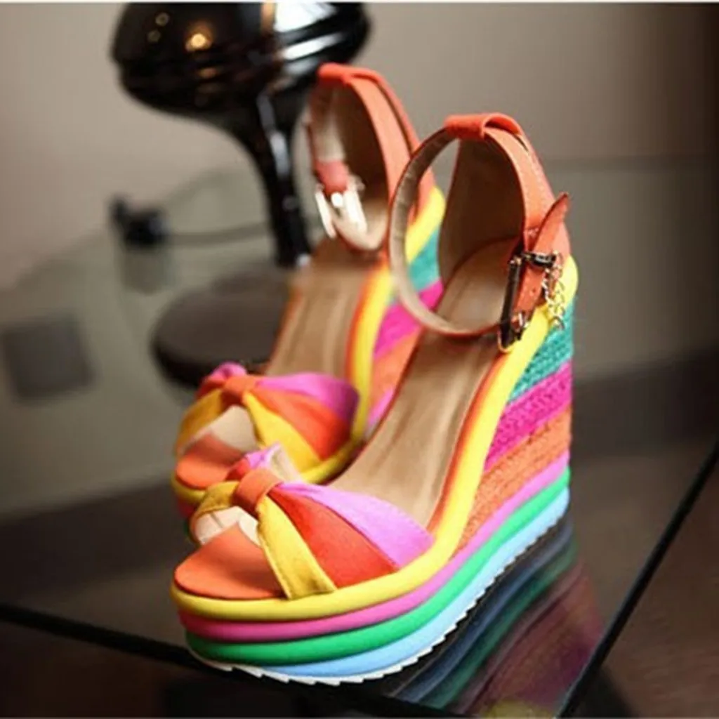 Летние босоножки; женская обувь на высокой танкетке; Разноцветные Лоскутные сандалии; обувь с открытым носком в римском стиле; сандалии на высоком каблуке