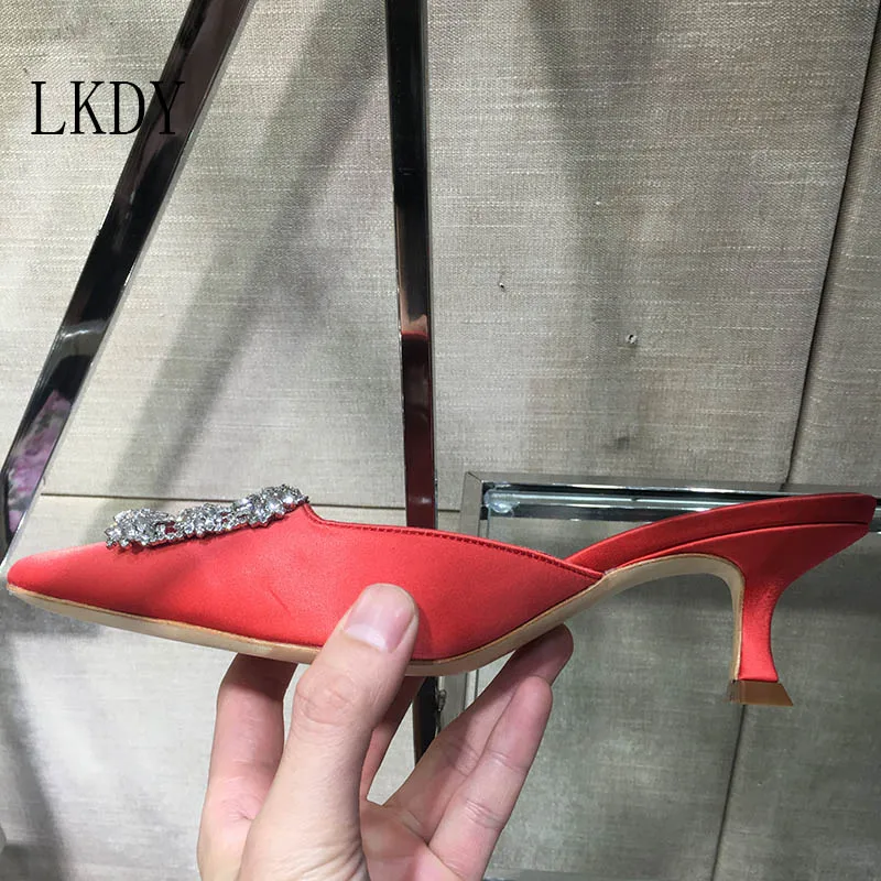 LKDY/2109 г. Летние импортные шелковые туфли на высоком каблуке украшенные