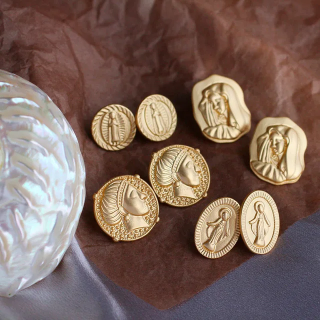 

Virgin Mary Religious Stud Earrings For Women Matt Gold Portrait Coin Vintage Faith boucle d'oreille femme 2019 bijoux
