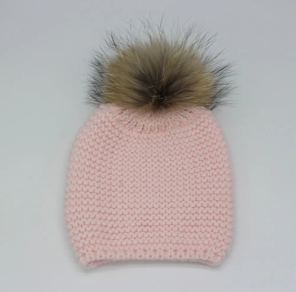 Мода года Вязание маленьких Шапки booy зимние уличные теплые защита ушей с Пом шапочки шапки осень шляпу детей осень