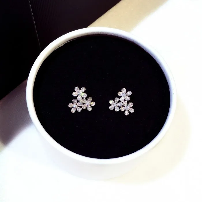 

TYME gorgeous cubic zirconia flowers earrings for women stud earrings silver color wedding earrings boucle d'oreille femme 2019