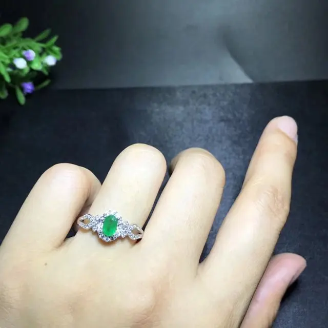 

New Jewelry Qi Xuan_Fashion Jewelry_Colombia Green Stone Simple Rings_S925 Solid Silver Woman Rings_Factory Directly Sales