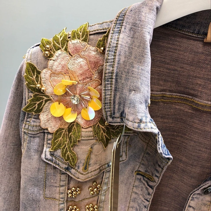 Rétro Bleu Femme Élastique Lourd Perle Vestes Mode Style Court Veste Trois Fleurs De Dimensions Denim Nouvelle Chute 2018 Jeans Manteaux qUzVLMpGS