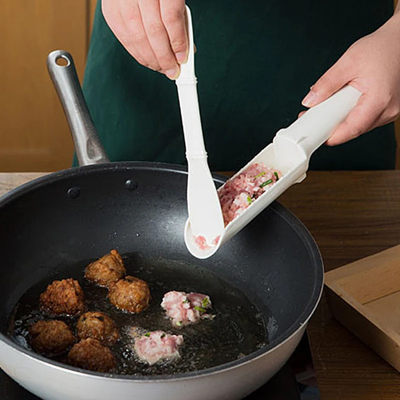 

Rice-meat dumplings maker make meatball mould with balls of water boil the quenelle kitchen gadget