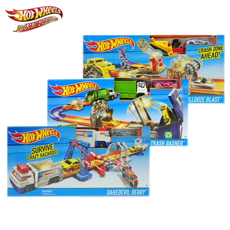 Спортивный автомобиль Hot Wheels трек для взрыва через мусорную перемычку DNR74