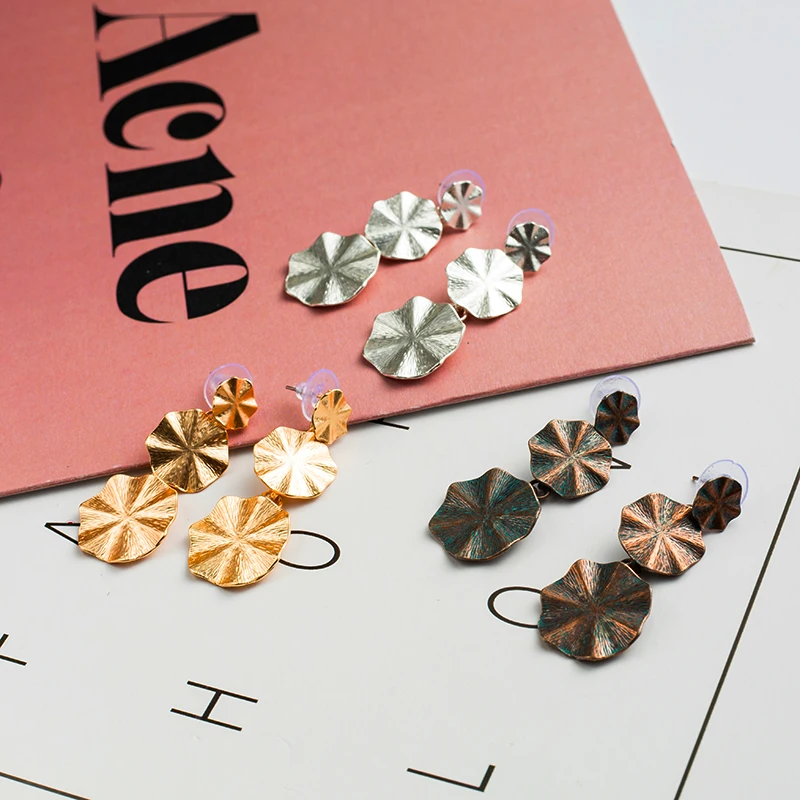 

2019 new European and American trend geometric sequin dangle earrings Fashion Lotus leaf pendant earring Charm jewelry for women