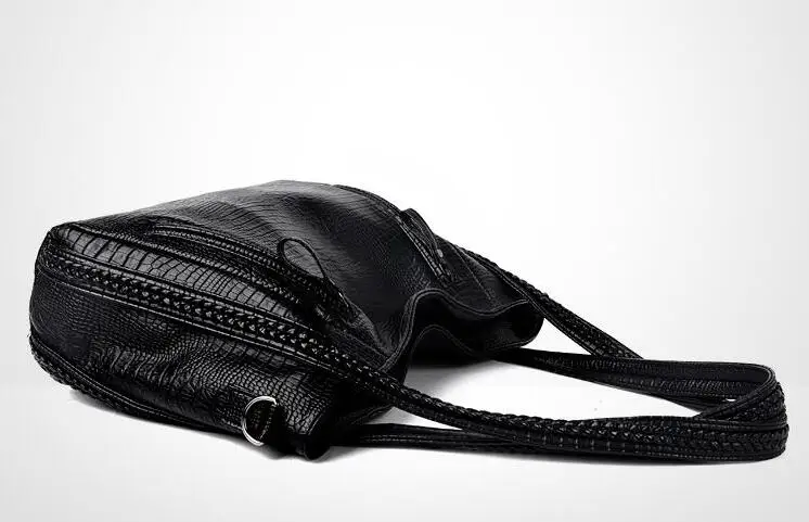 The new version of crocodile tattooed one-shoulder women's bag large-capacity handbag slanting lady's large bag tide_voghion.com