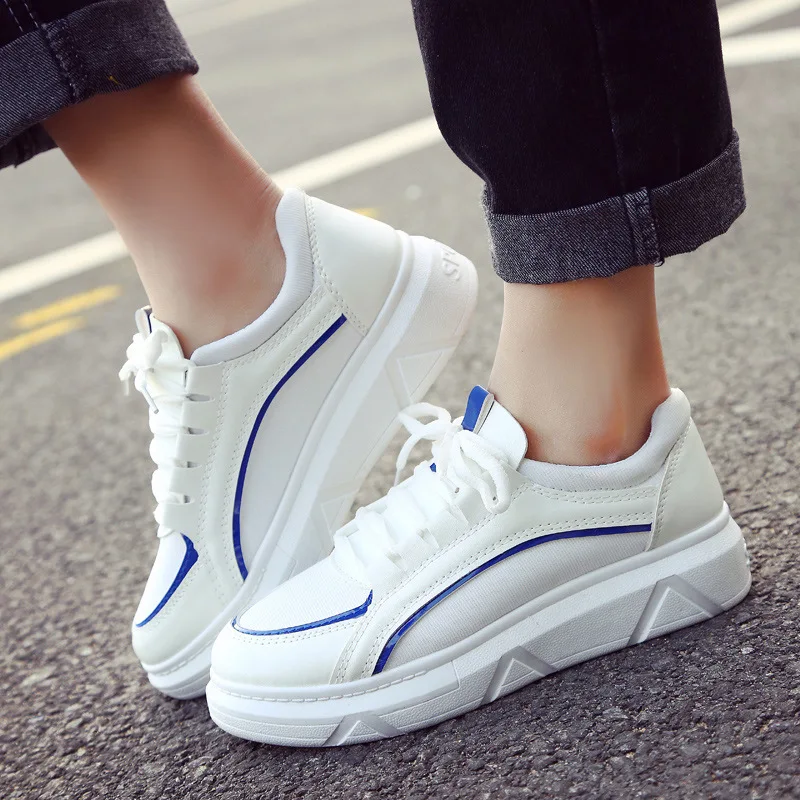 Корейские кроссовки. Корейские кроссовки женские. Корейские кроссовки для девушек на высокой подошве. Кроссовки на высокой подошве. Модные корейские кроссовки.