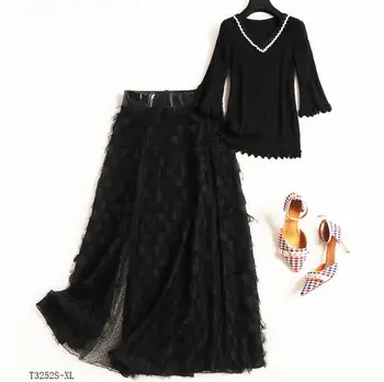 

European style 2019 New arrivals summer Spring fashion women clothes knitting blouse + solid color skirt casual suit T3252