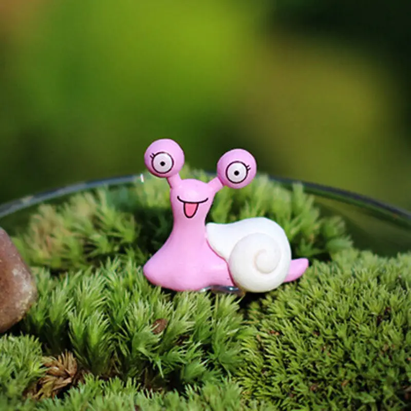 Miniature Snail Figurine Decor Fairy Garden Dollhouse Ornament Random Color Miniature Snail Figurine Decor Fairy Garden Dollhouse Ornament Random Color