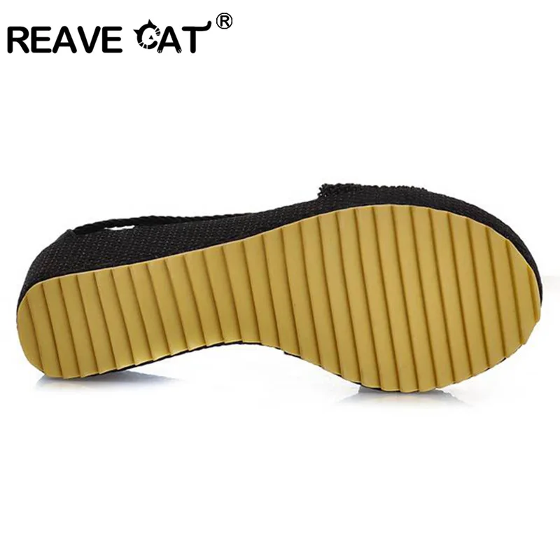 Женские босоножки на платформе REAVE CAT, летние сандалии больших размеров 34-43 на танкетке, повседневные черные и бежевые однотонные лодочки с открытым носком и застежкой-молнией, QL4395