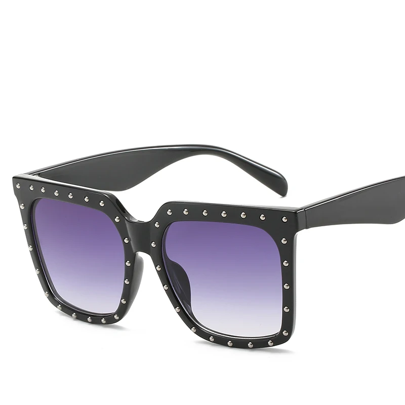 Стильные Квадратные Солнцезащитные очки зеркало с заклепками солнцезащитные очки шикарные черные розовые солнцезащитные очки для женщин мужские качественные очки Lunette De Soleil - Цвет линз: Black Gray