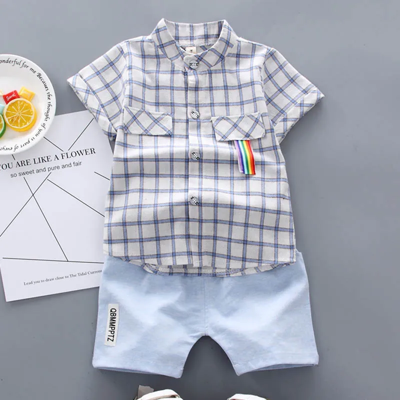 Летняя одежда для маленьких девочек; комплекты одежды для маленьких мальчиков; футболка с короткими рукавами и принтом оленя из мультфильма; топы+ шорты; повседневная одежда