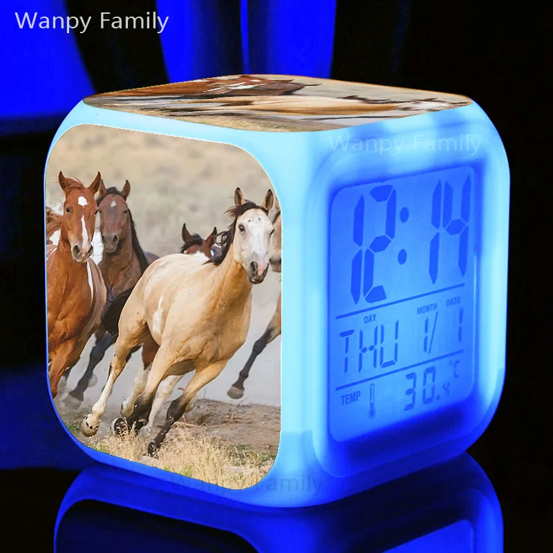 Будильник с бегущей лошадкой для детской комнаты прикроватный Настольный Многофункциональный светящийся светодиодный цифровой будильник с изменением цвета