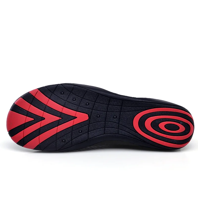 جديد تنفس الأزواج الصيف أكوا أحذية الرجال النساء المنبع أحذية صنادل شاطئ النعال الرياضة الغوص تصفح الجوارب رياضة رياضية