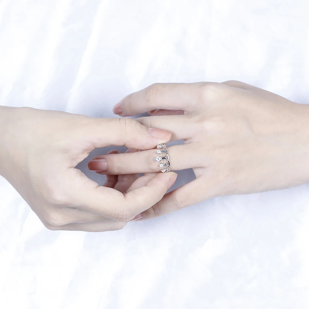 crown moissanite ring (1)