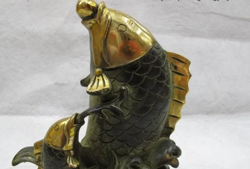 

Chinese Classic Bronze Gilt Every year more than leap Carp cyprinoid Fish statue