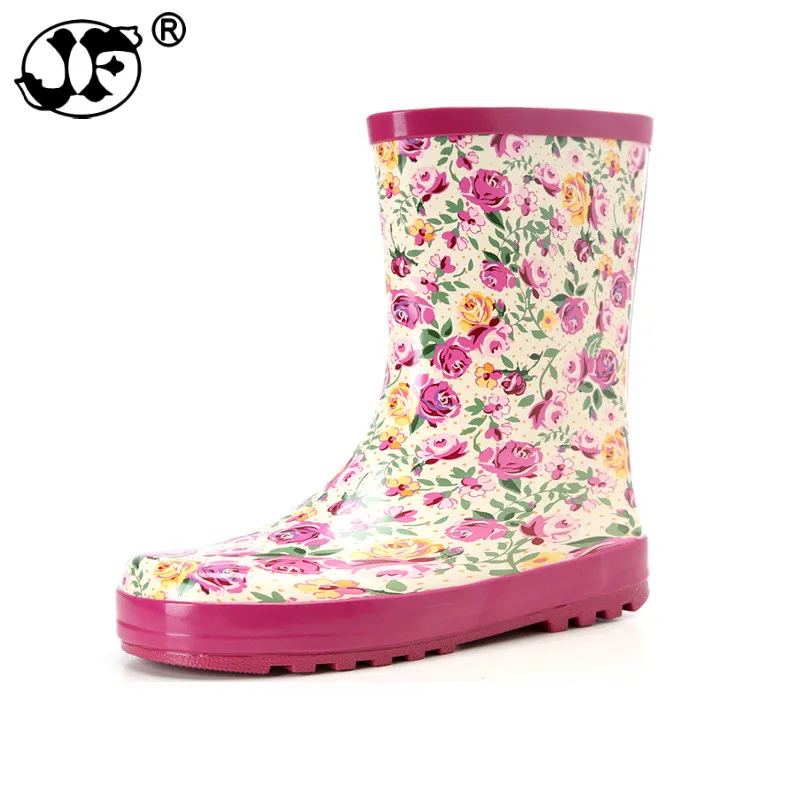 trendy rubber shoes 2019