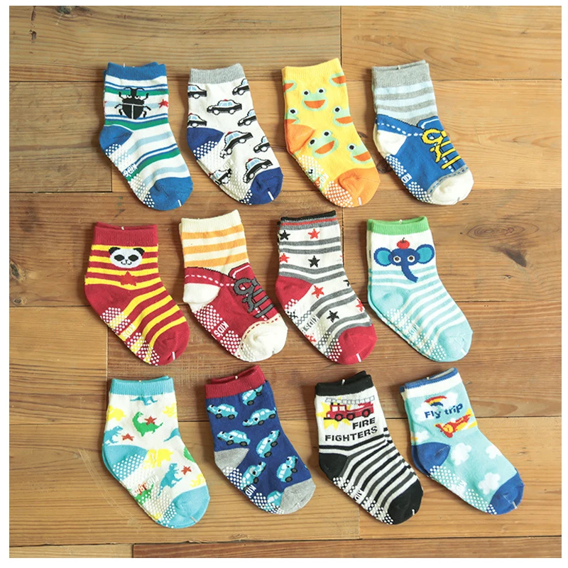 w088 Free shipping New baby boy 1 3 years old dispensing non slip socks